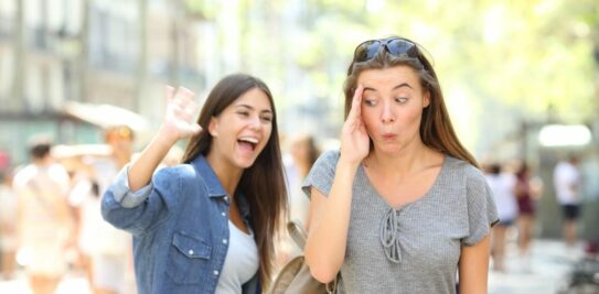 Unraveling the Mystery: 5 Revealing Signs That Someone Doesn't Love You