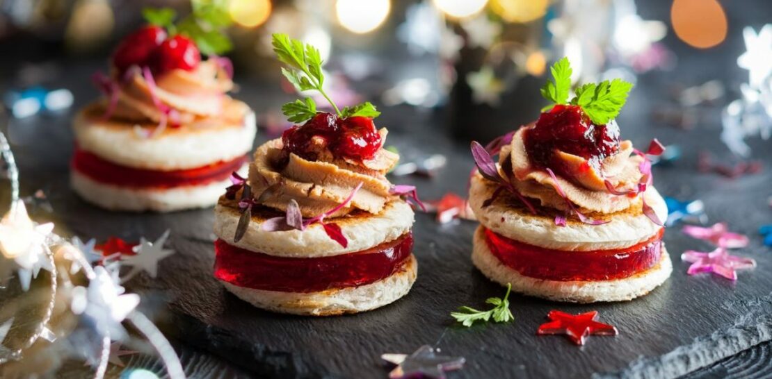 Cranberry Brie Bites: A Delectable Christmas Aperitif