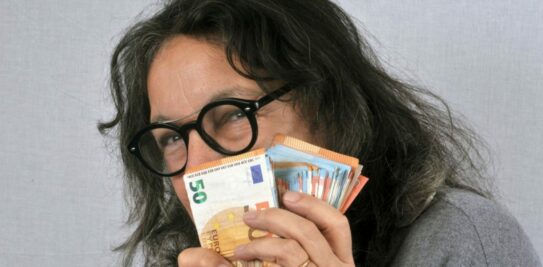 Frugal Zodiac: Unveiling the Astrological Titans of Thrift