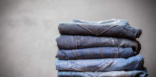 The Ultimate Guide to the 7 Must-Have Jeans Cuts for 2023