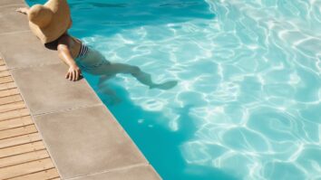 The Ultimate Guide to Achieving a Sparkling Clean Pool: 5 Essential Tips