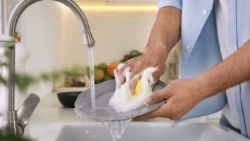 Revolutionize Your Kitchen Hygiene: 3 Astonishing Tricks to Disinfect Sponges in a Flash
