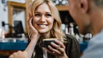 The Art of Alluring: Mastering the Secrets to Successfully Approaching a Man for a Memorable Encounter