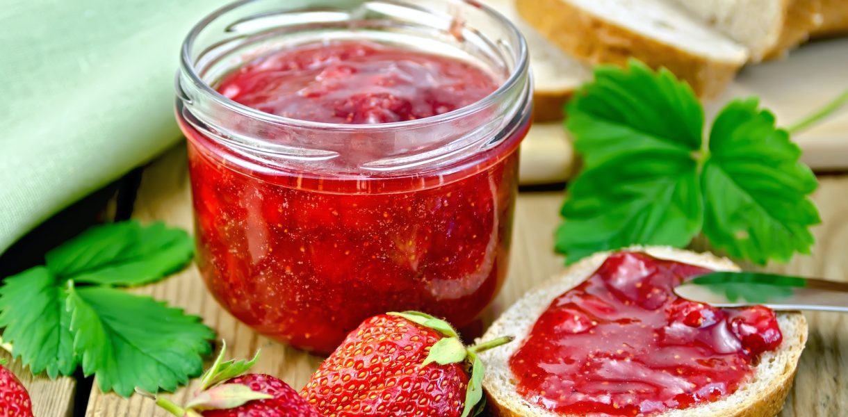Homemade Strawberry Jam: An Easy and Delicious Recipe to Enhance Your Breakfasts - Policital Insight