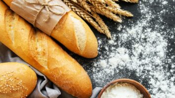 The Bakers' Ultimate Revelation: Unraveling the Art of Preserving Your Baguette's Freshness