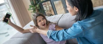 Breaking Free: 10 Strategies for Taming Your Teen's Smartphone Addiction